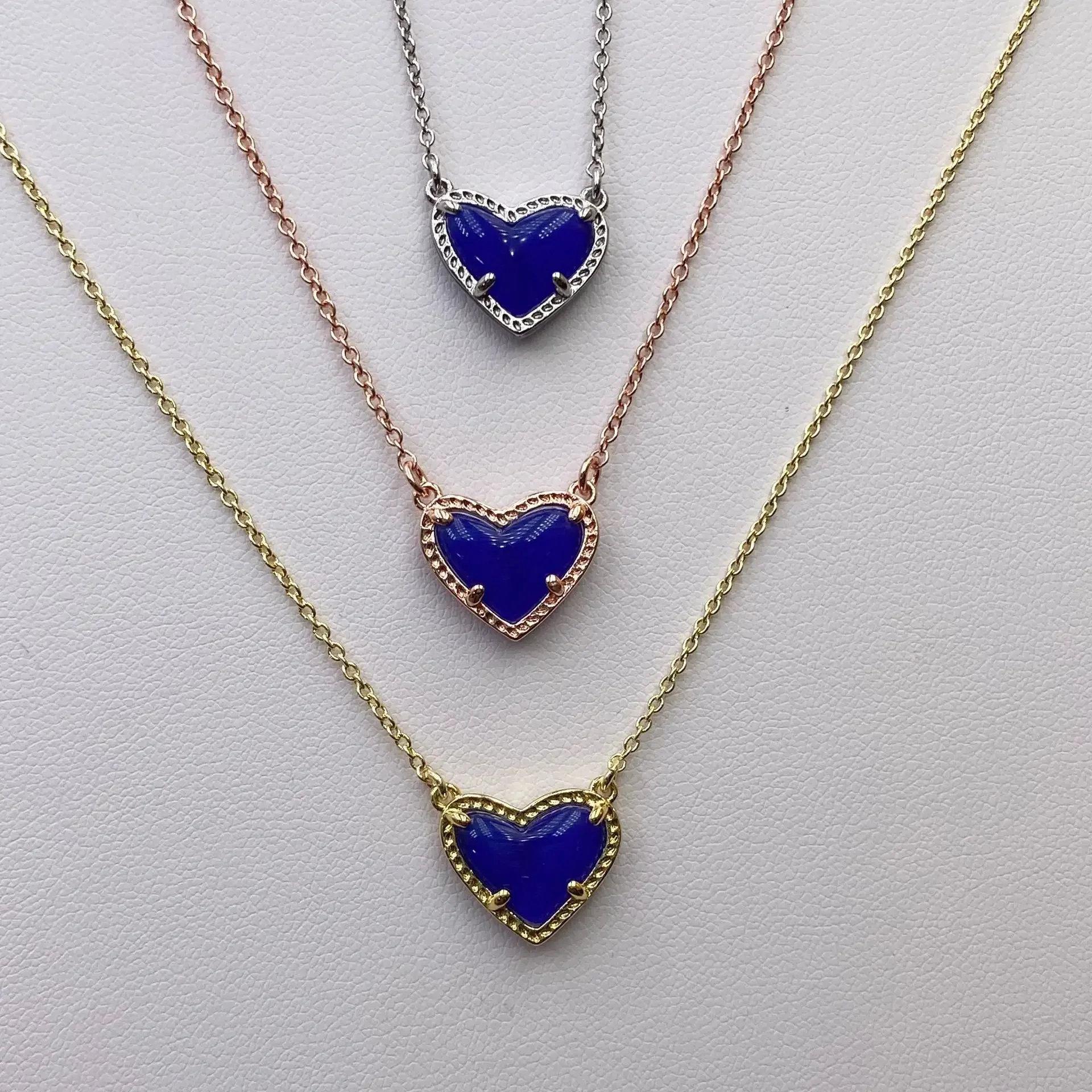 Ожерелье с персиковым сердечком женское ожерелье сапфиром кошачий глаз золото 14