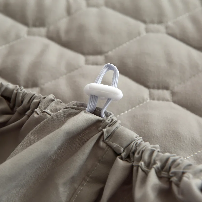 Однотонный утолщенный стеганый чехол на матрас для защиты кровати большого