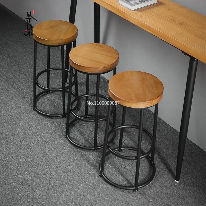 Рисунок 4 - Американский металлический высокий стул в стиле ретро