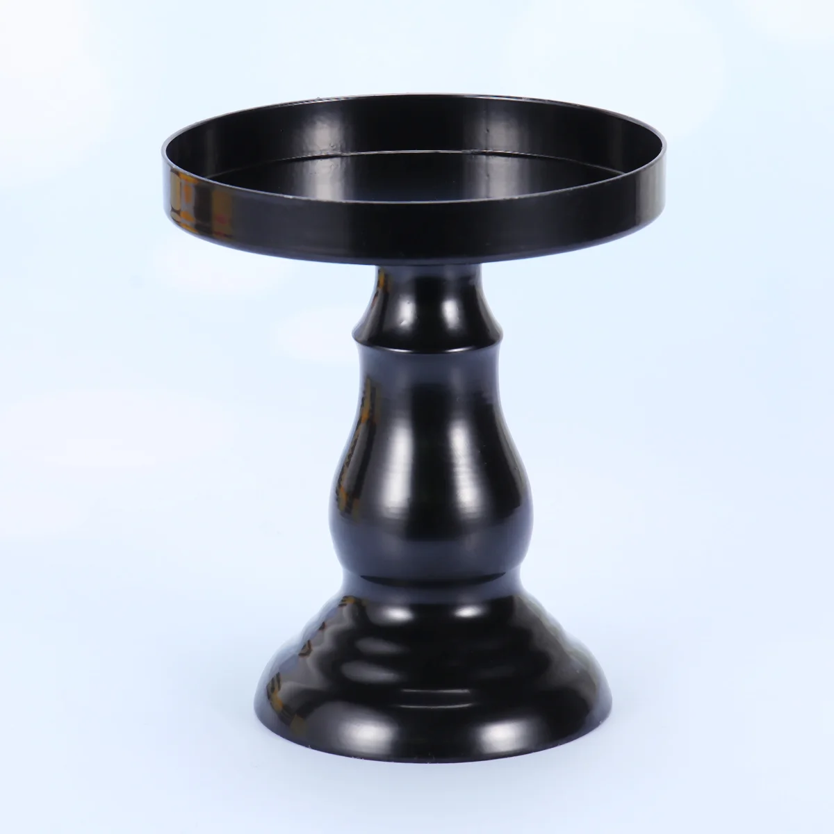 

Металлическая подставка для торта белая