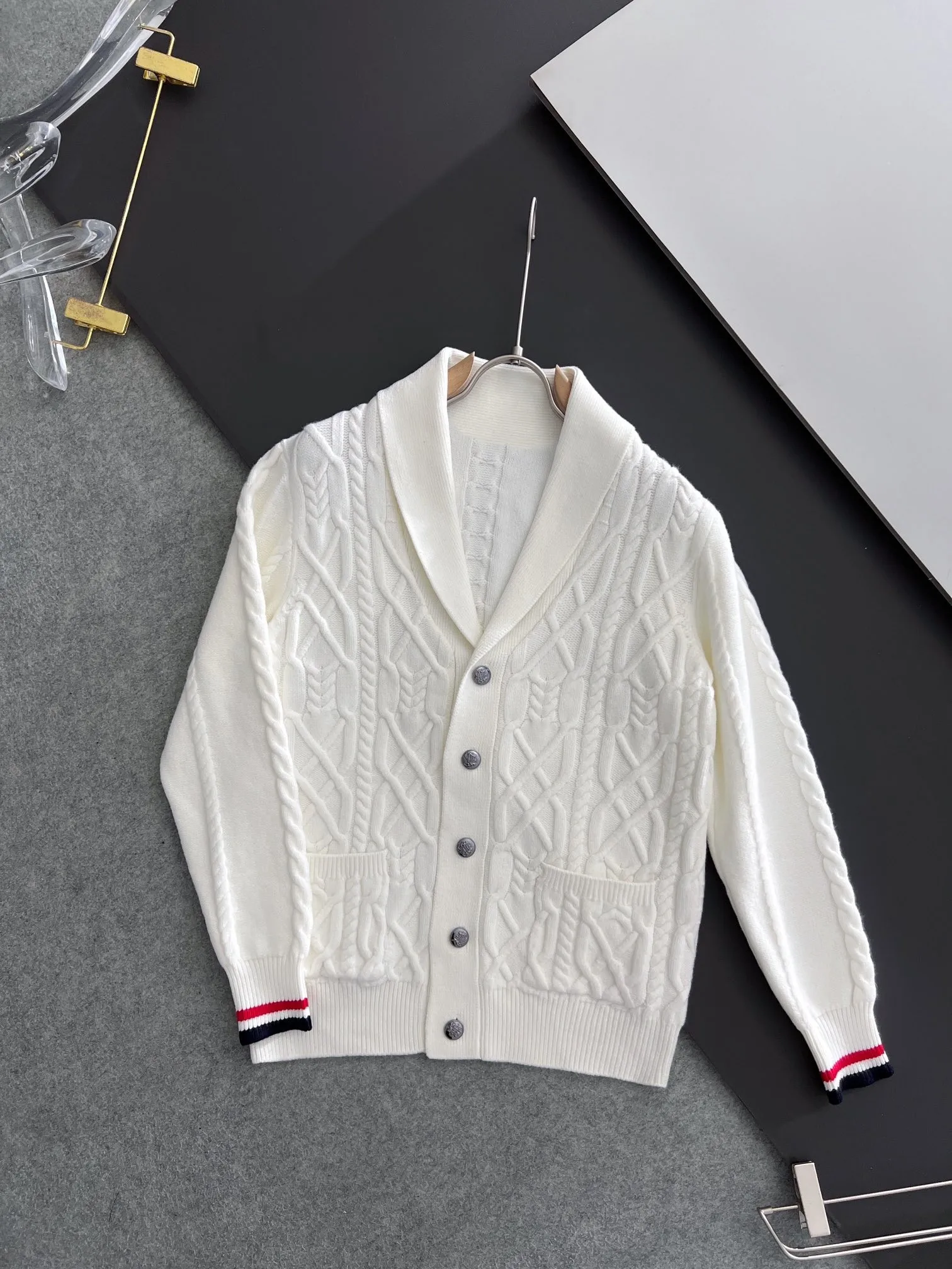 New Arrival Cardigan Sweater Turn Collar Cuff Stripes Design Men Sweater Coat Luxury Brand Casual Top Quality TB Coat