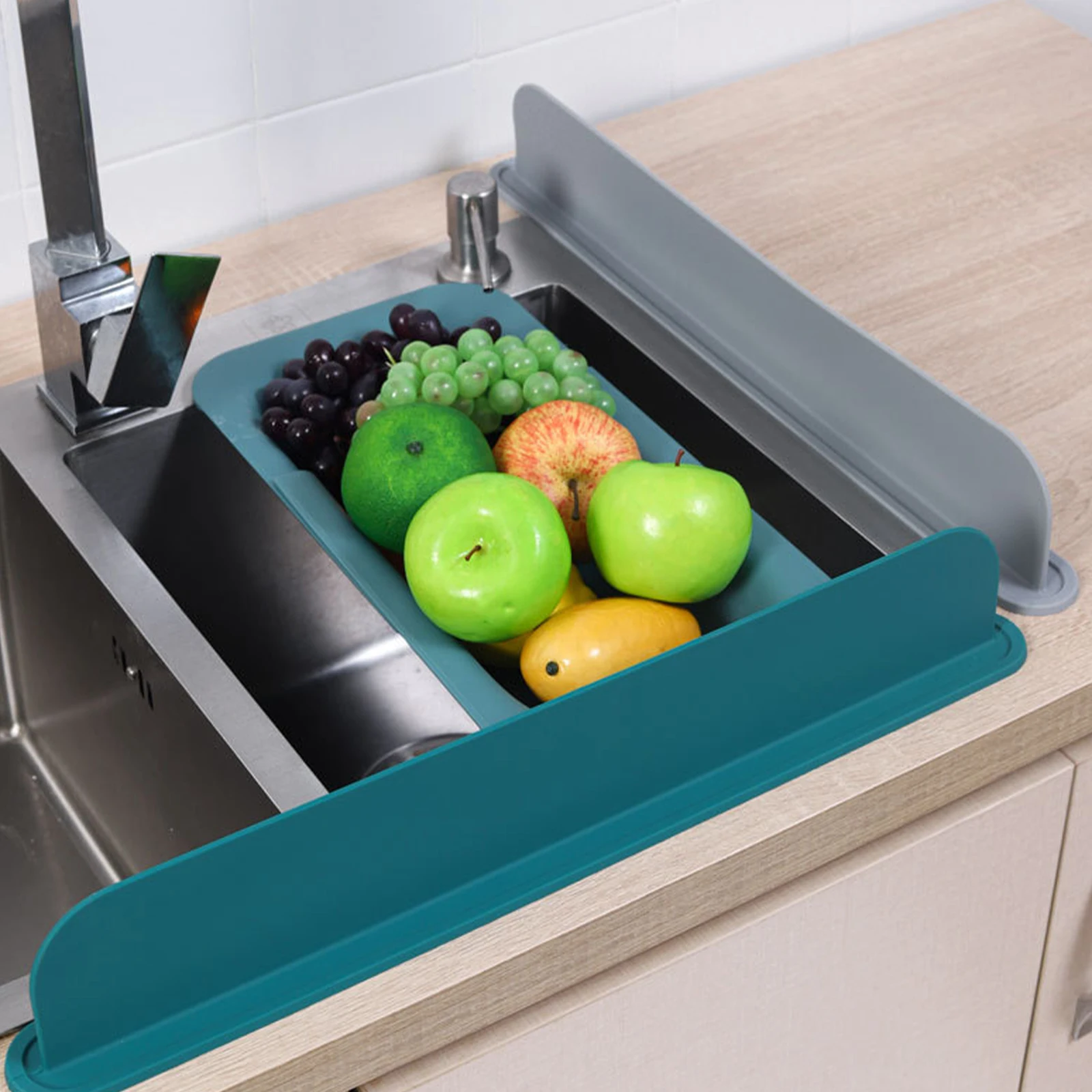 

Sink Splash Guard Silicone Sink Spray Protection With Sucker Waterproof Screen Dish Fruit Vegetable Washing Anti-Water Board