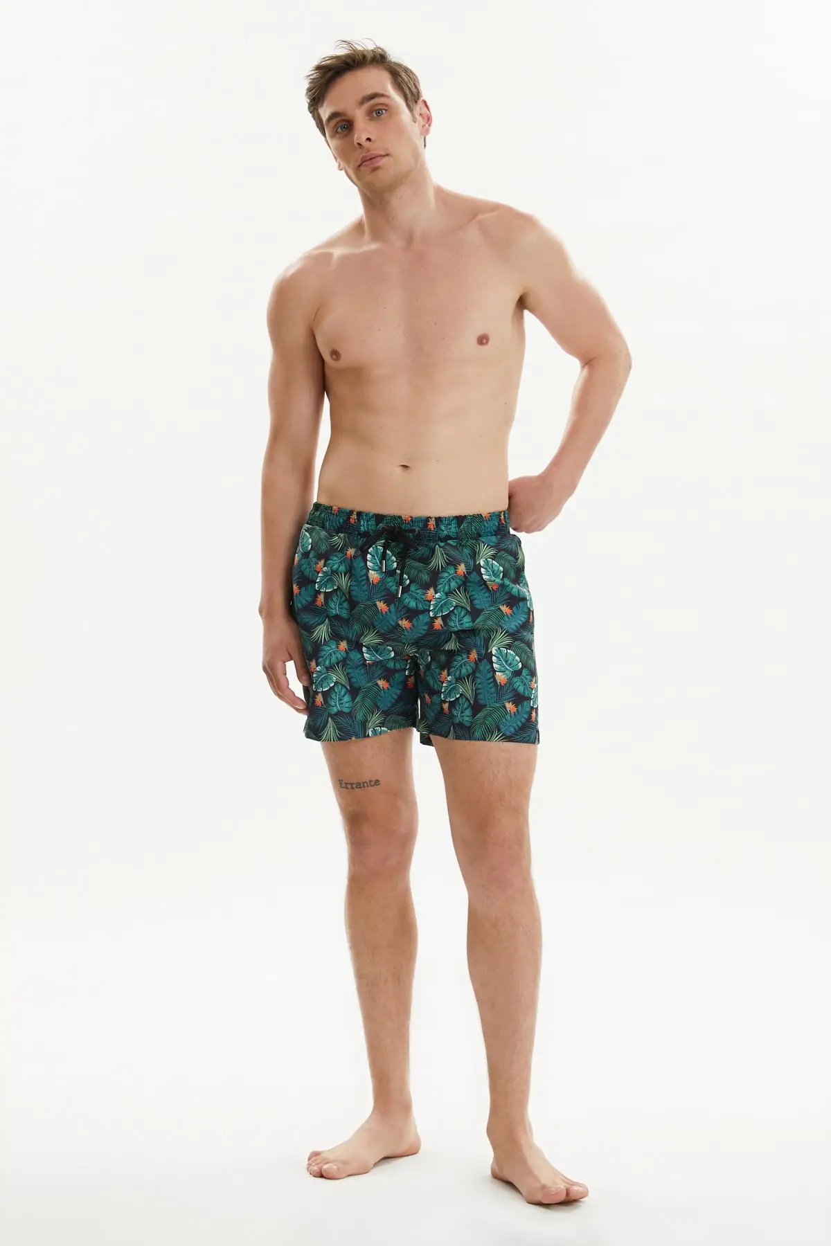 

Trendyol Men Tropical Printed Sea Shorts TMNSS21DS0013