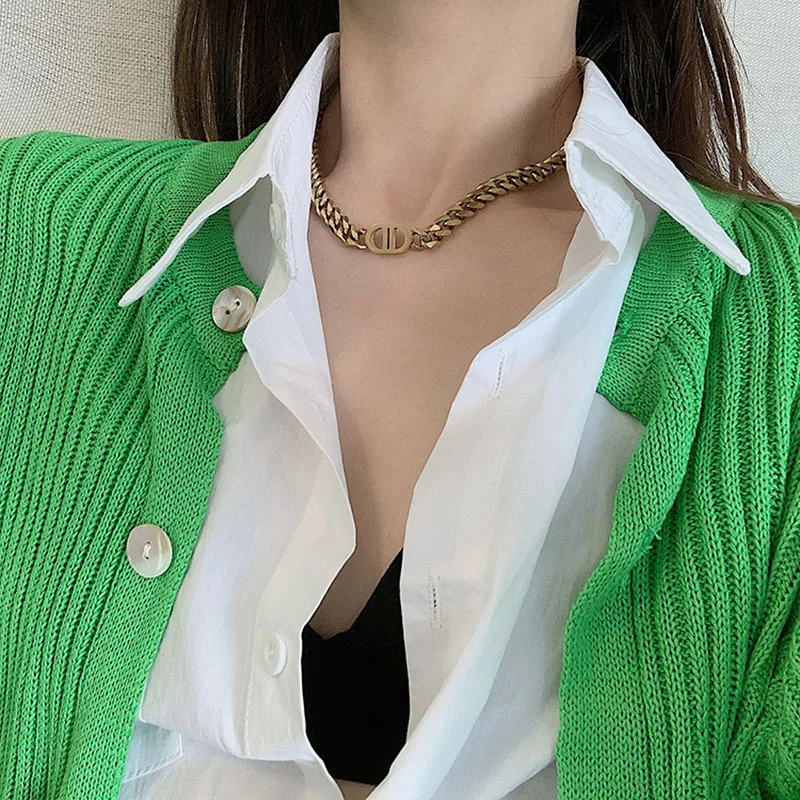 

Fashion Cuban Golden Thick Chain Pig Nose Letter D Stainless Steel Necklace Ladies Hip Hop Party Short Clavicle Chain Jewelry