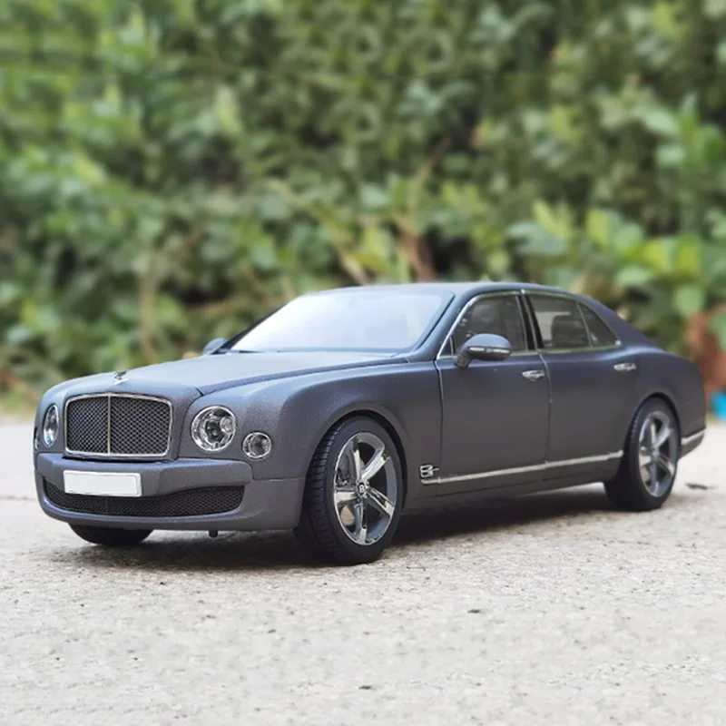 

Kyosho 1:18 Simulation Alloy Luxury Car Car Model Moushan Gift Adult Toy