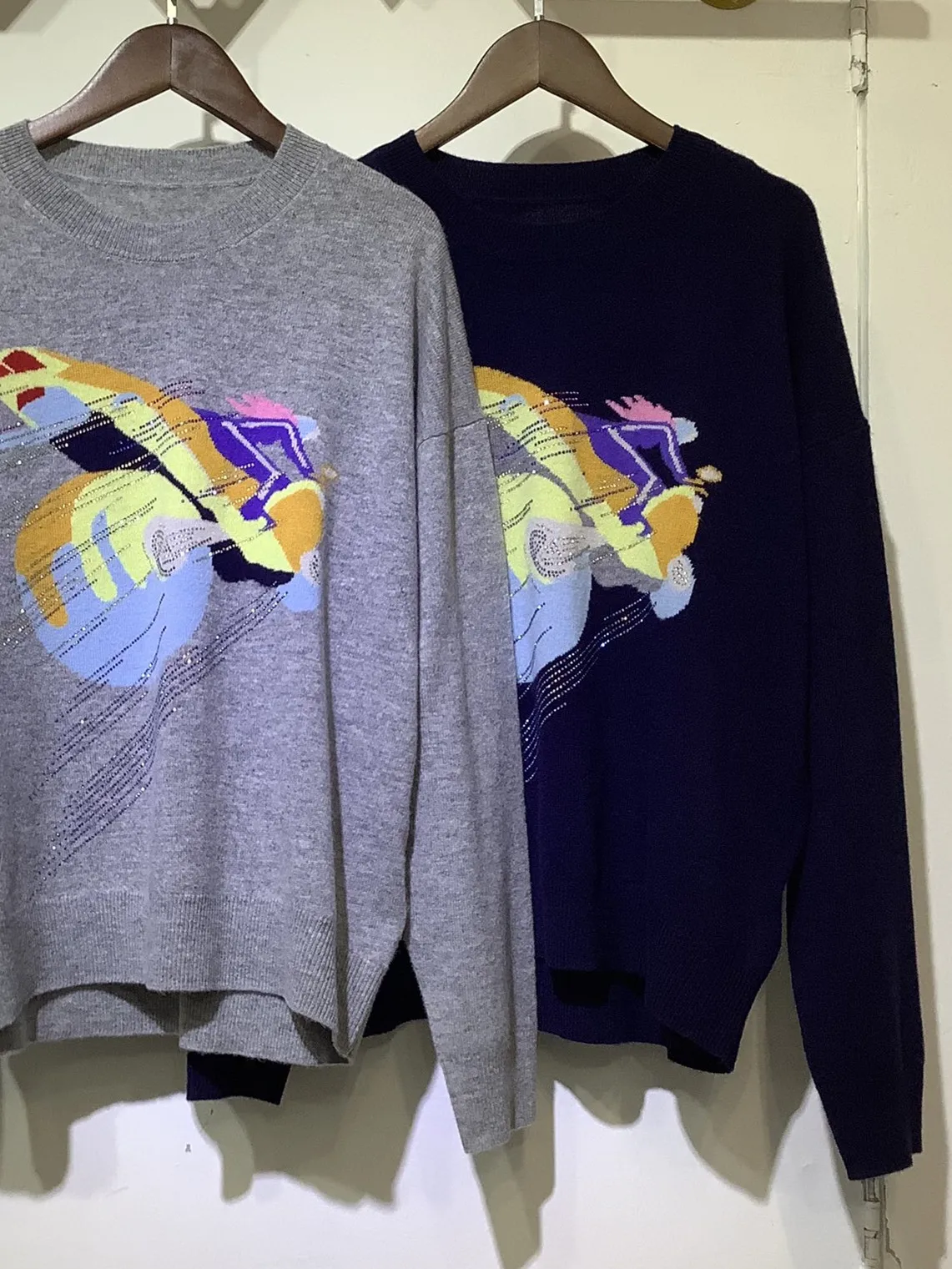 

Women 100% Cashmere Knitted Sweater Autumn Long Sleeve Girl Driving Motorcycle Pattern Diamonds Beaded Knitwear Tops for Ladies