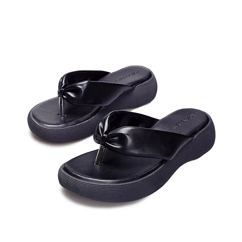 Flip-flops in the summer of 2023, new girls wear flip-flops with super fire, simple and versatile models.