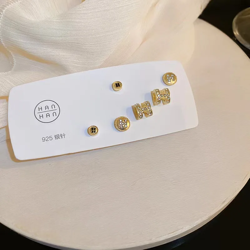 

2022 New Needle Diamond Inlaid Small Letter H Earrings 6-Piece Set Of Korean Trendy Minority Design Earrings Simple Earrings