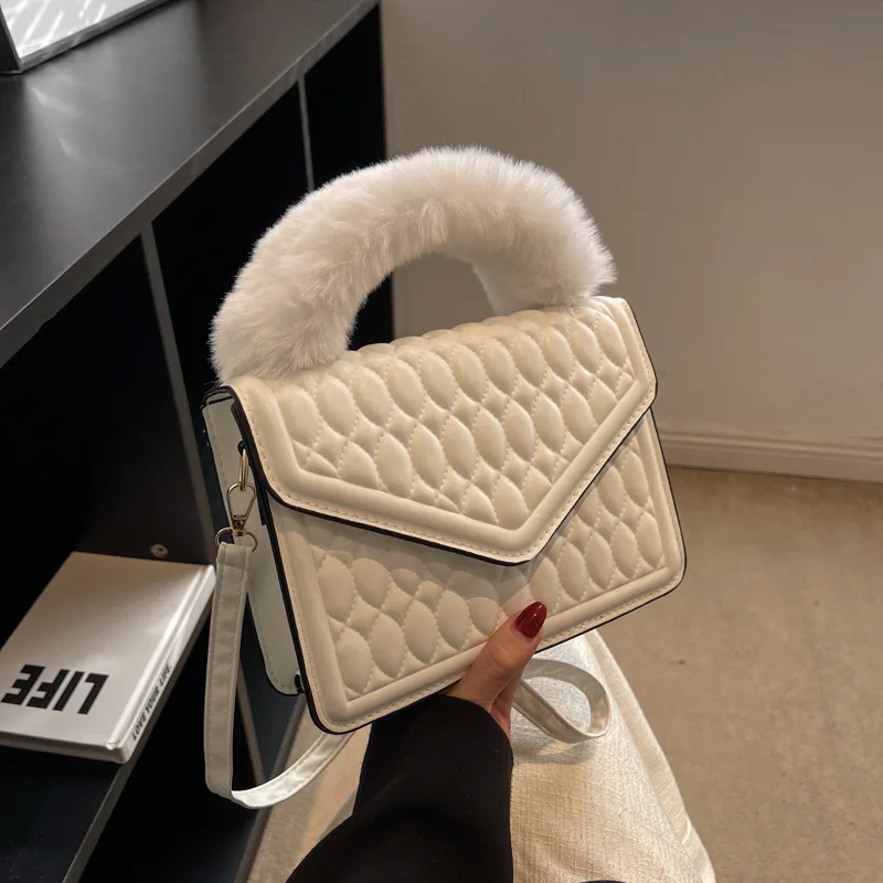 

Женская винтажная зимняя сумка-мессенджер с вышивкой