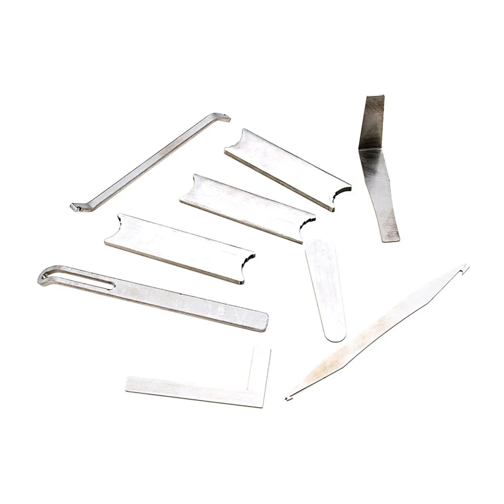 

Набор инструментов для ремонта саксофона