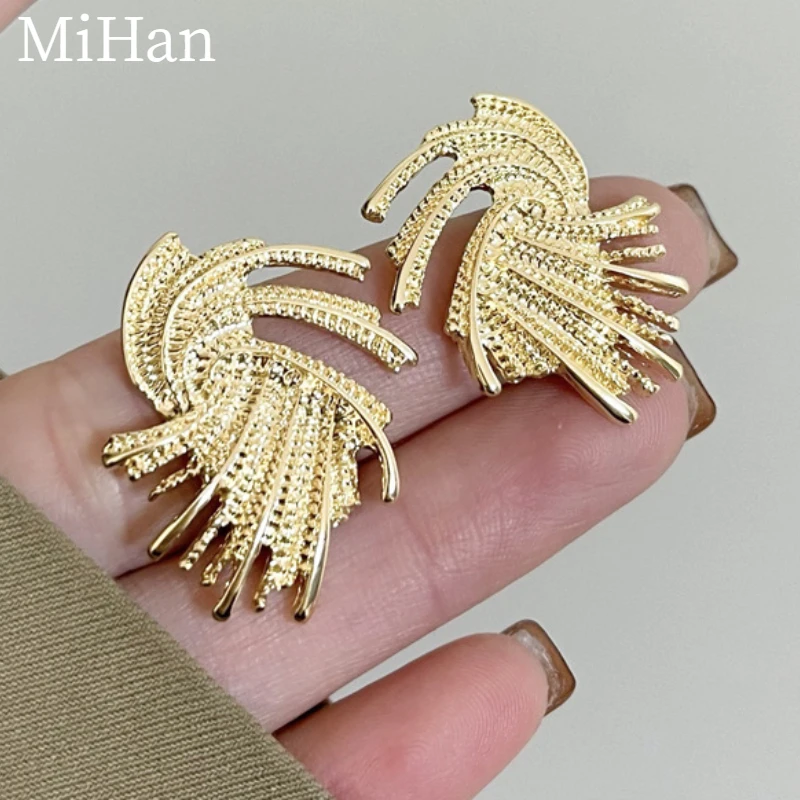

Mihan Fashion Jewelry 925 Silver Needle Irregular Stud Earrings 2023 Trend New Metallic Gold Color Earrings Fro Girl Wholesale