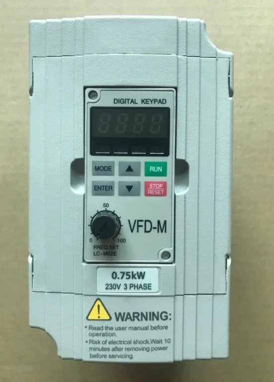 

Вход 3 ph выход 3 фазы привод двигателя инвертор VFD007M23A 750 Вт кВт новый оригинальный