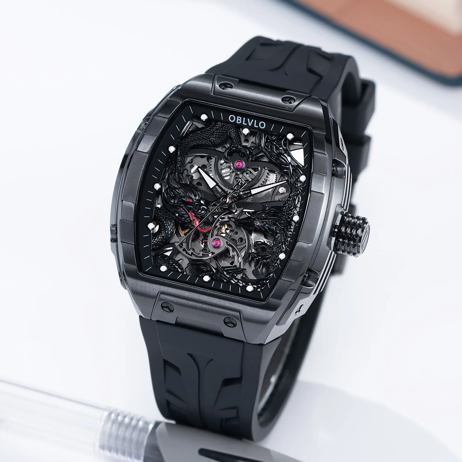 Фото Мужские автоматические часы OBLVLO 45 мм, механические наручные часы Tonneau с циферблатом «Феникс и Дракон», водонепроницаемость 50 м, светящиеся стрелки, сапфировое стекло №2