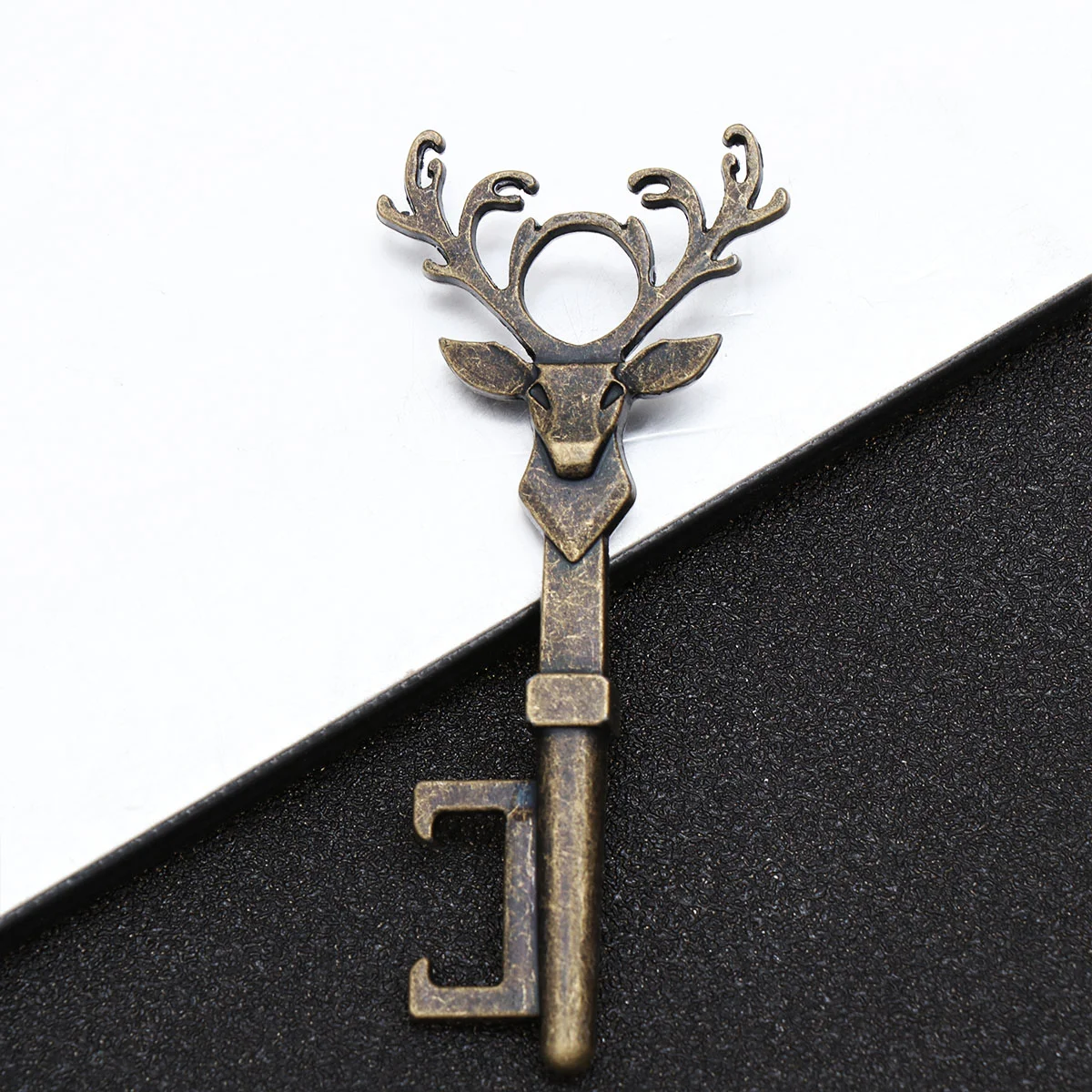 

5 Sets Bottle Openers Set Christmas Reindeer Bottle Opener with Chain and Paper Vintage Beer Opener