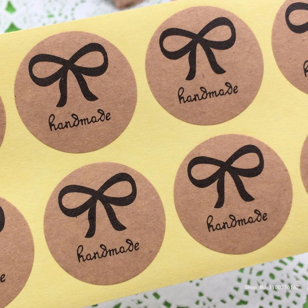 

300pcs/lot Butterfly Pattern Kraft Paper Sticker For Diy Hand Made Gift Cake Candy Paper Tags Self Adhesive Stickers Label