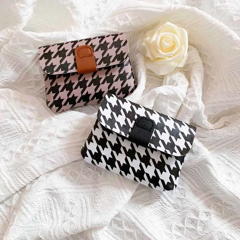 Card bag ladies 2023 new large-capacity multi-card slots compact net red anti-degaussing black and white plaid leather edging