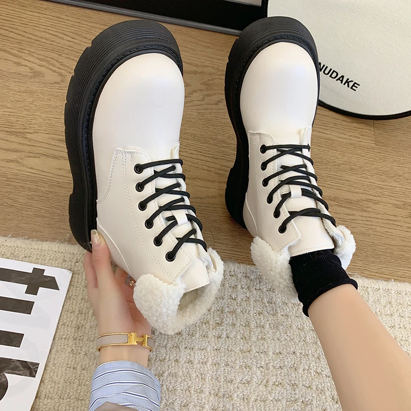 

Женские ботинки с круглым носком, на шнуровке, зимние короткие мотоциклетные ботинки на толстой подошве, 2023