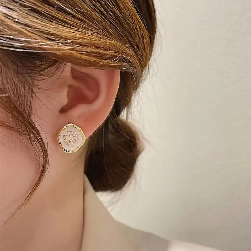 

S925 Silver Needle Korea Autumn Winter Niche Design Sense Geometric Delicate Temperament Earrings JokerCelebrity Earrings Female