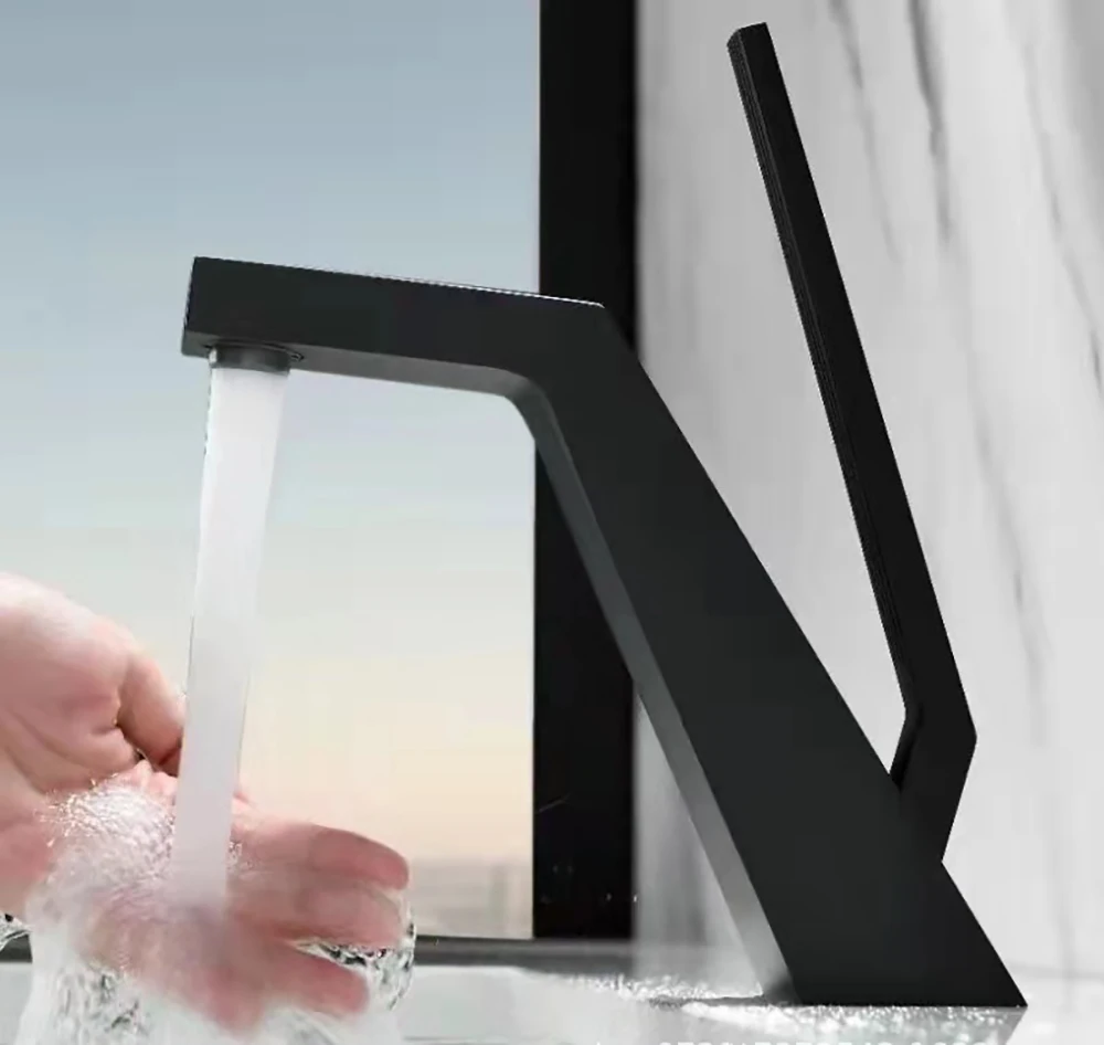 

High Quality Chrome Plated Single Lever Brass Washbasin Faucet