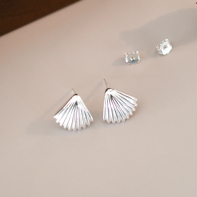Женские серьги-ракушки из серебра 925 пробы