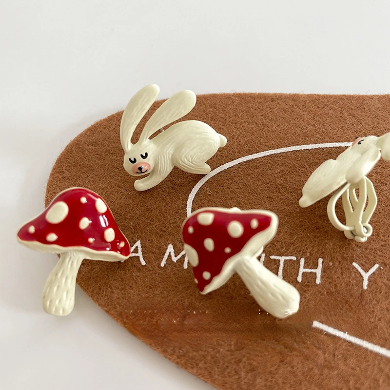 

2022 New Asymmetric Mushroom Rabbit Silver Needle Stud Earrings Korean Cartoon Girl Ear Clip Jewelry Accessories