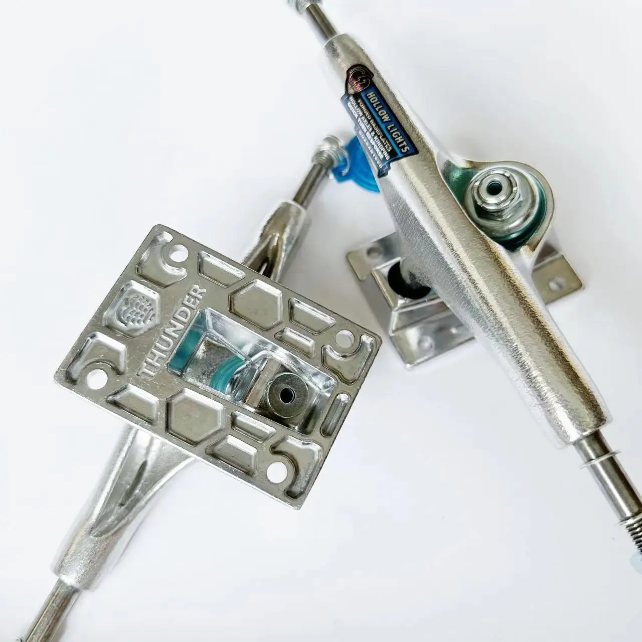 Рисунок 3 - Оригинальные скейтборды 149 148 thunder