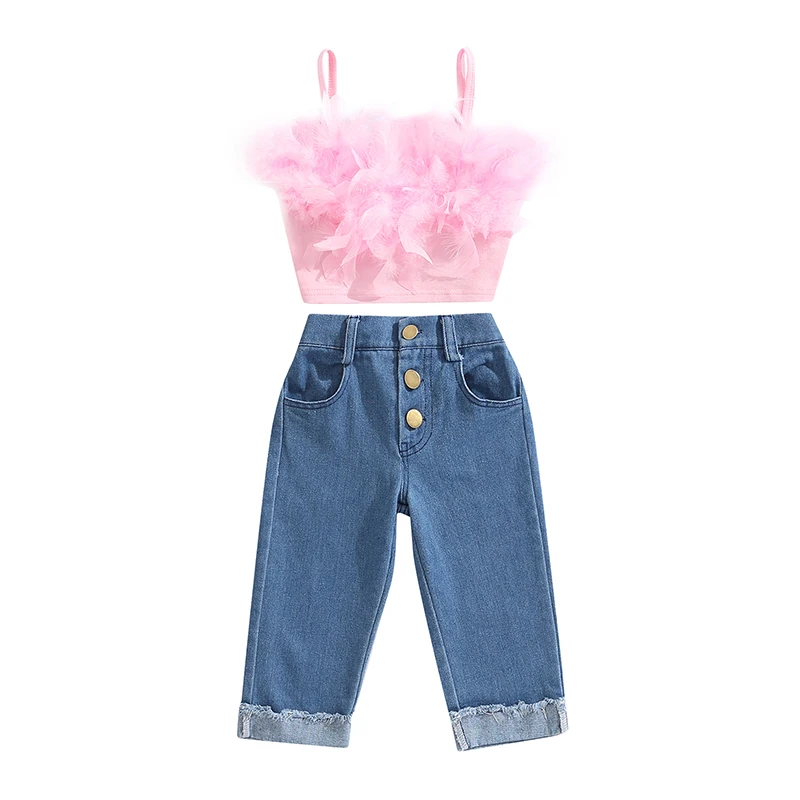 

Блузка без рукавов + джинсовые брюки с карманами