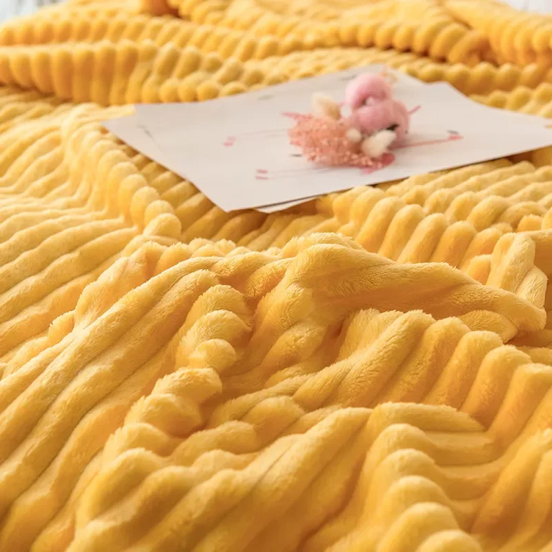 

Solid Yellow Color Soft Warm 300Gsm Plaid Square Flannel Blanket On The Bed Thickness Throw Blanket Blankets for Beds