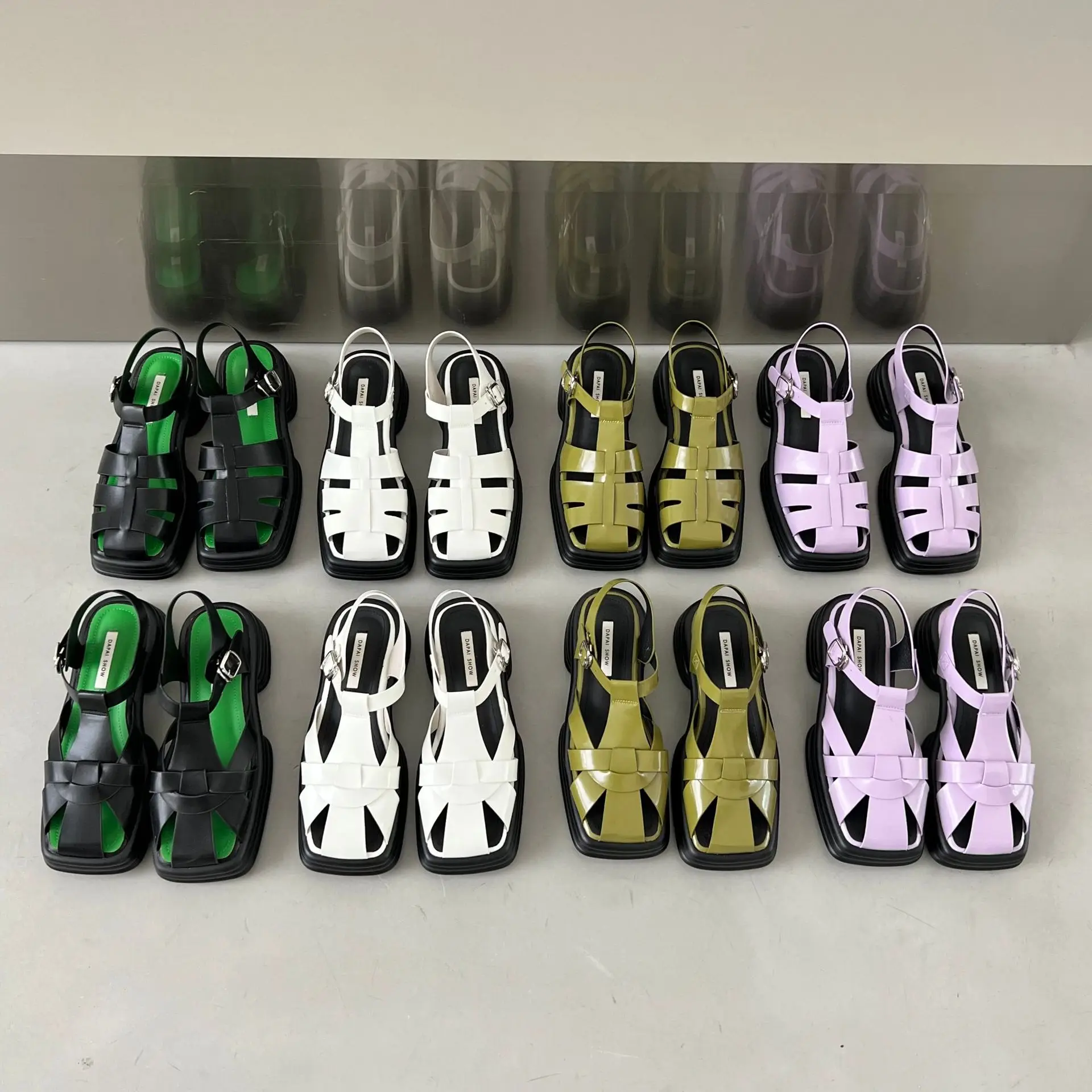 

Женские римские сандалии на платформе, повседневная Летняя обувь из искусственной кожи с квадратным носком, на среднем каблуке, с ремешком ...