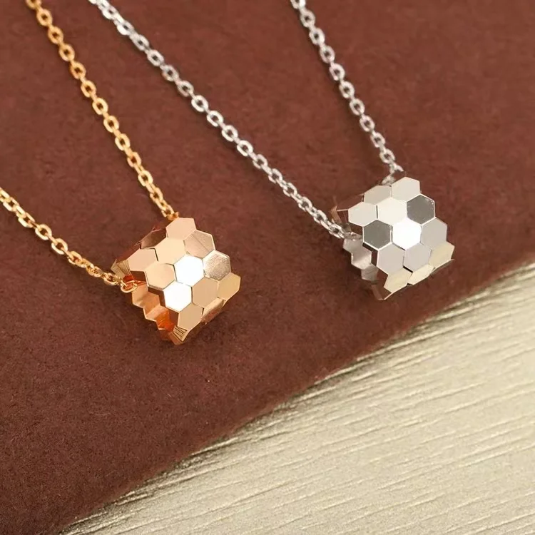 

silver Bee My Love Paris Fashion Luxury Brand Jewelry Nest Honeycomb Necklace Woman Electroplating Rose Gold Rotating Pendant