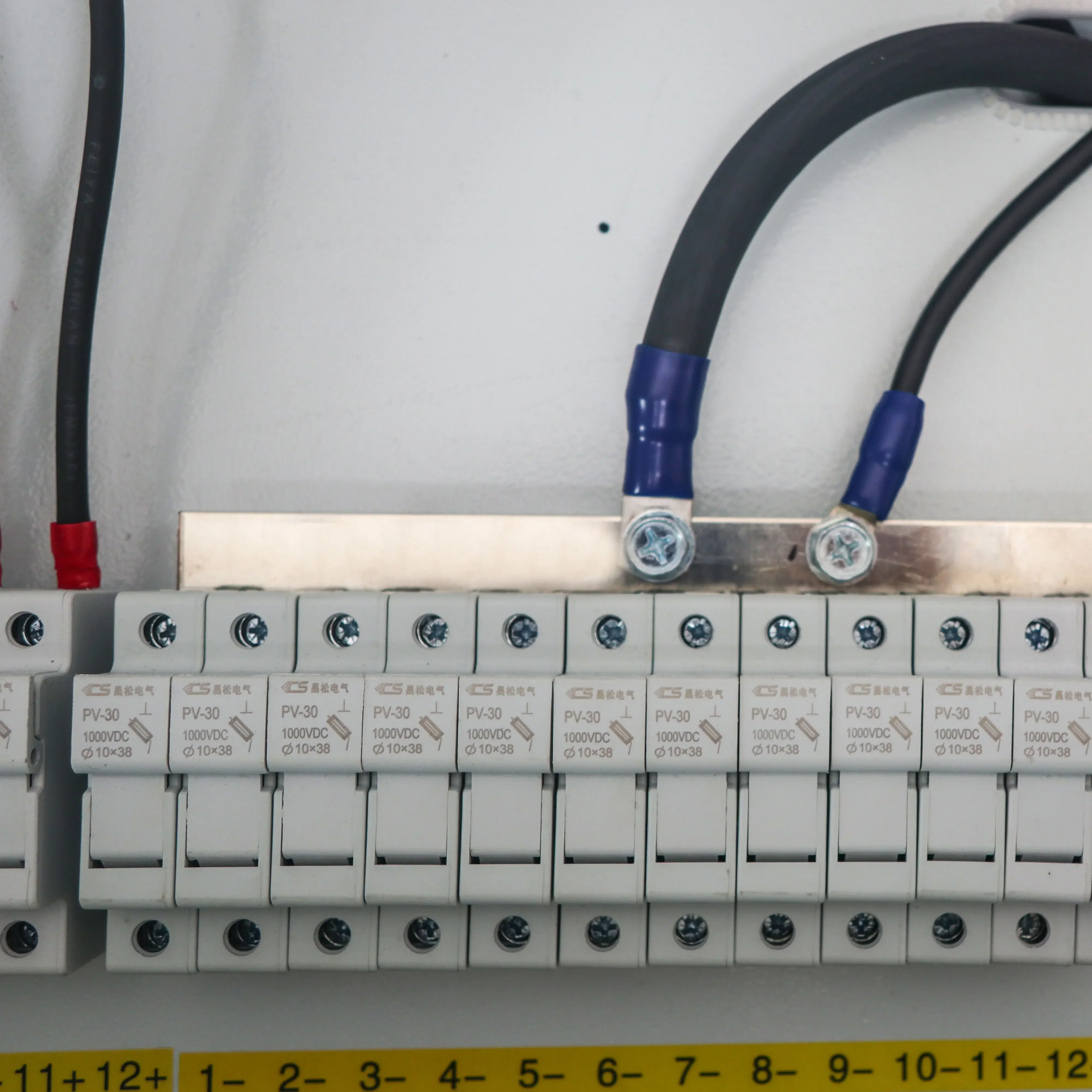 Домашнее использование 2/4/6/8/10 In 1out DC комбайнер коробка Pv с солнечной системой