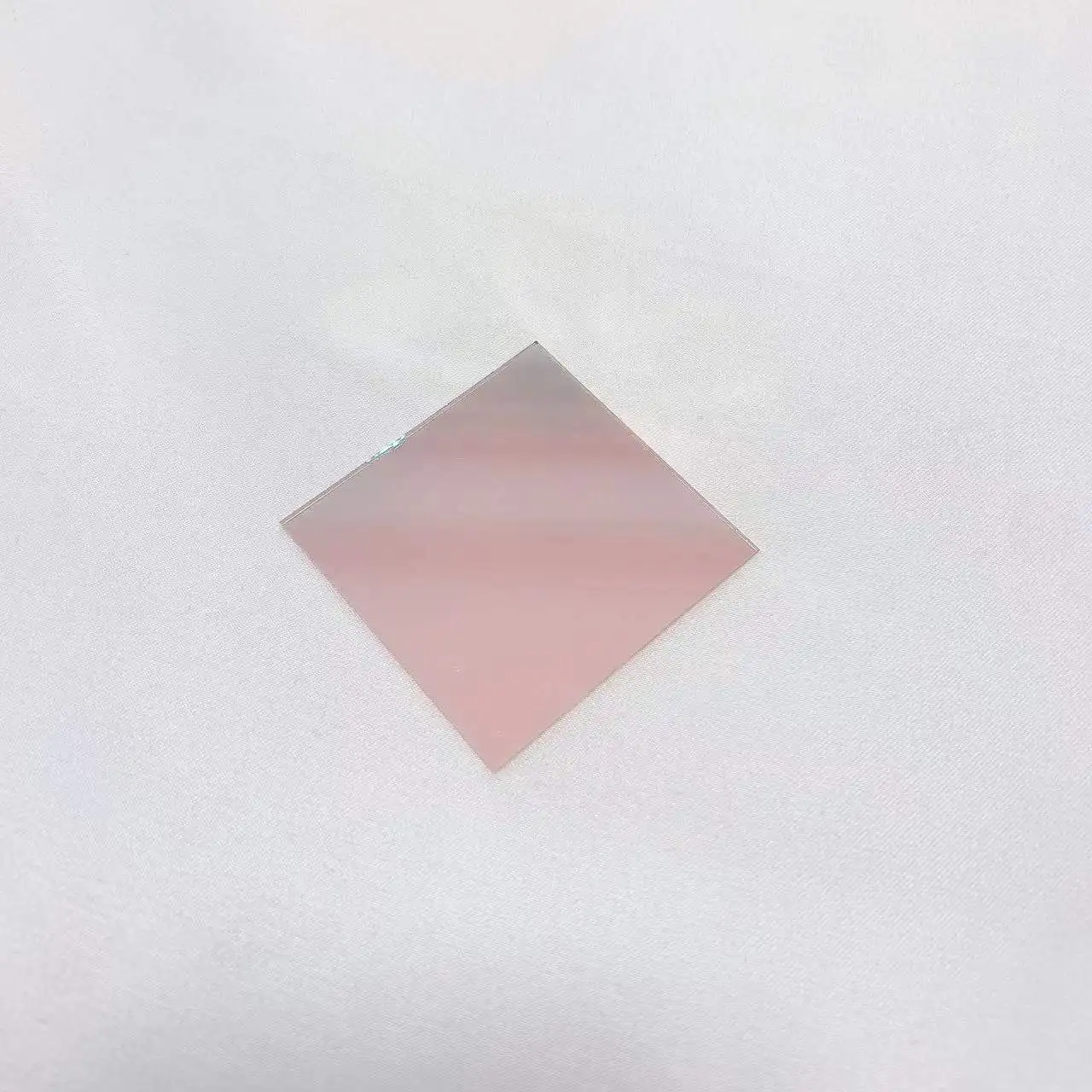 

Square Size 50x50mm 580nm To 620nm Center 600nm Light Red High Pass Narrow Banpass Filter Glass