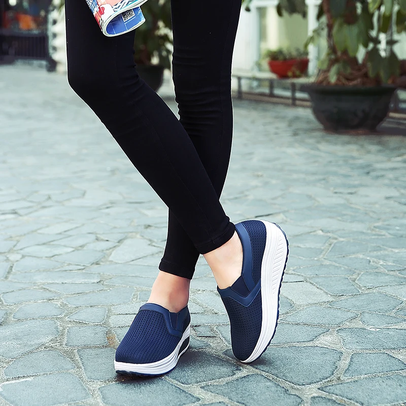 Women's Fashion Fitness Shake Shoes Casual Breathable Walking Shoe Comfortable Nurse Shoes