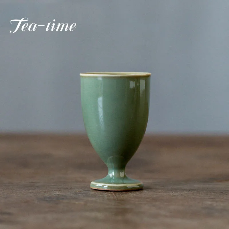 

2 шт./компл. 30 мл чайная чашка с высокой ногой из целадона в виде УЭ-печи из бутика ручная работа керамическая чашка для чая в стиле кунг-фу вин...