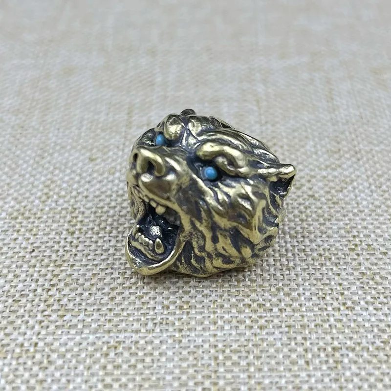 

Медная статуэтка медведя