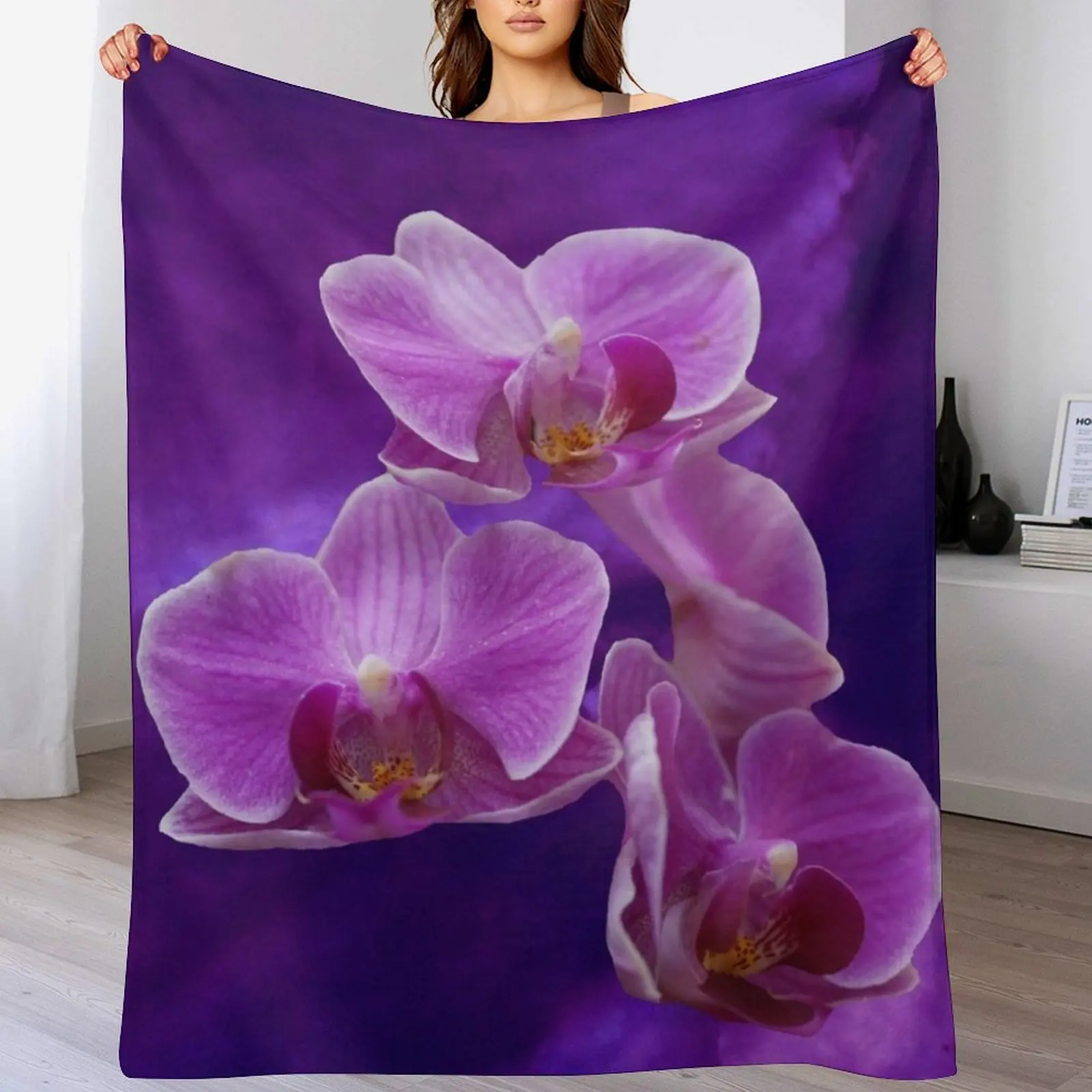 Одеяло с фиолетовыми орхидеями