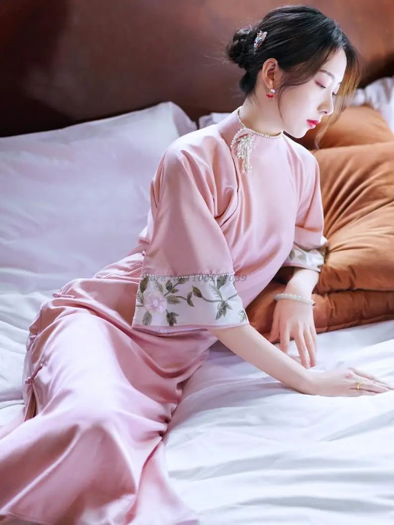 

2022 oriental embroidery half sleeve cheongsam dress lady women long qipao chinese dress traditional chinese elegant party dress