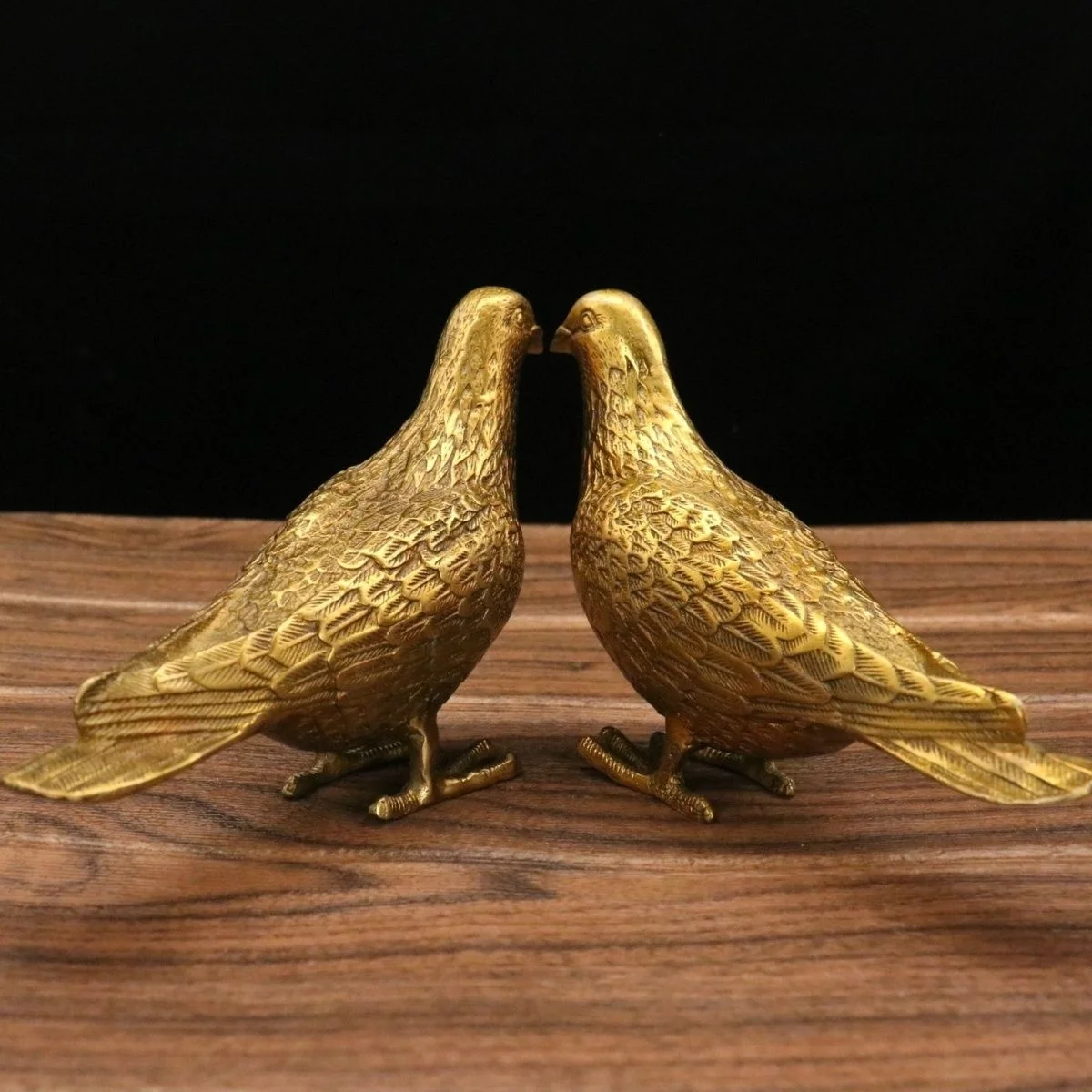 

Медный голубь орнамент