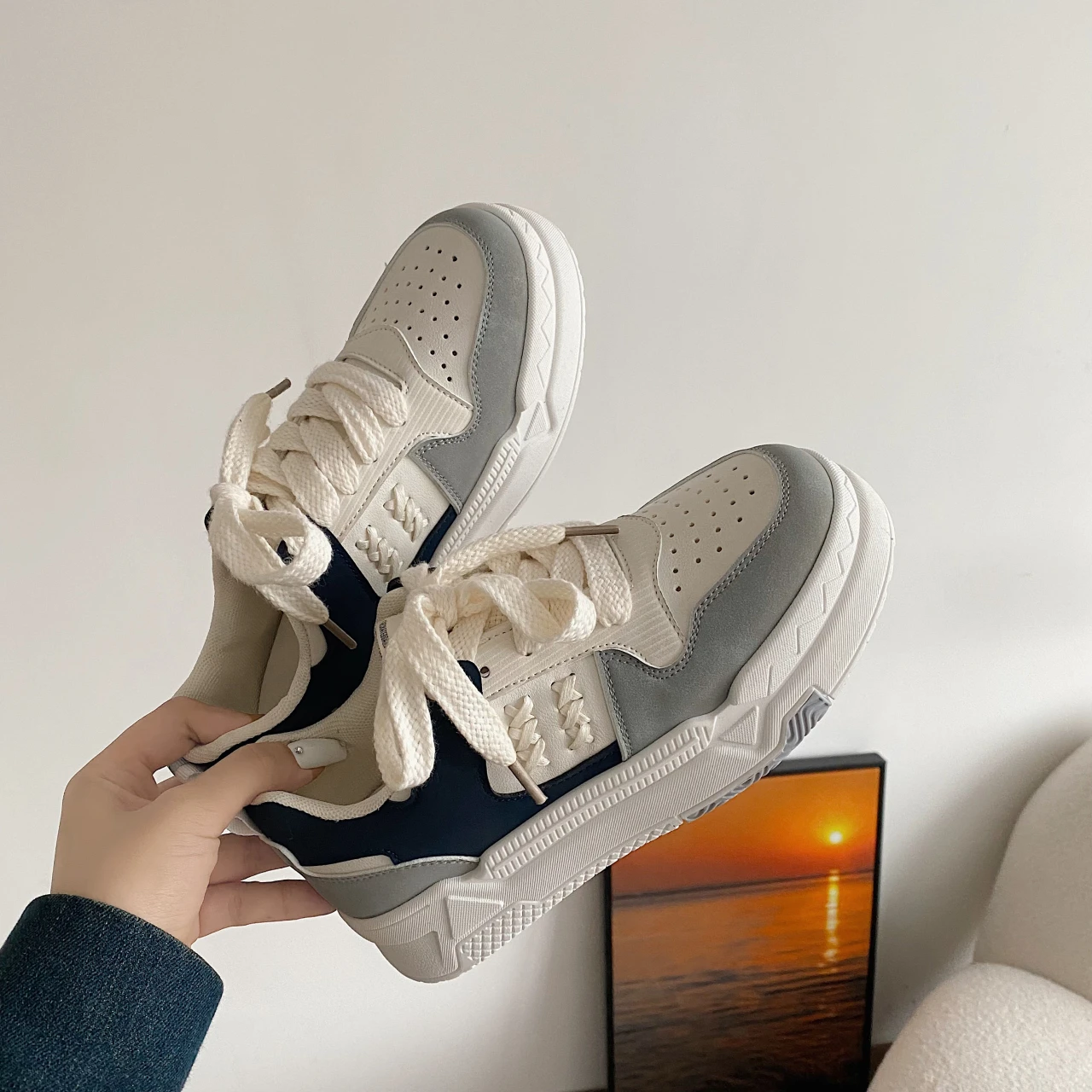 Women Casual Sports Shoes Breathable Mesh Height-increasing Shoes Outdoor Walking Female Autumn New Sneakers Zapatos De Mujer