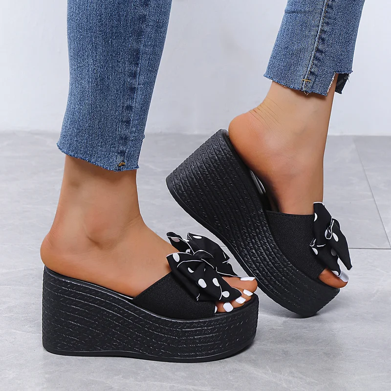 

2022 Summer New Trend Fashion Wild Wedge Heel Thick Bottom One-word Slippers Bow Non-slip Outer Wear Sandals and Slippers