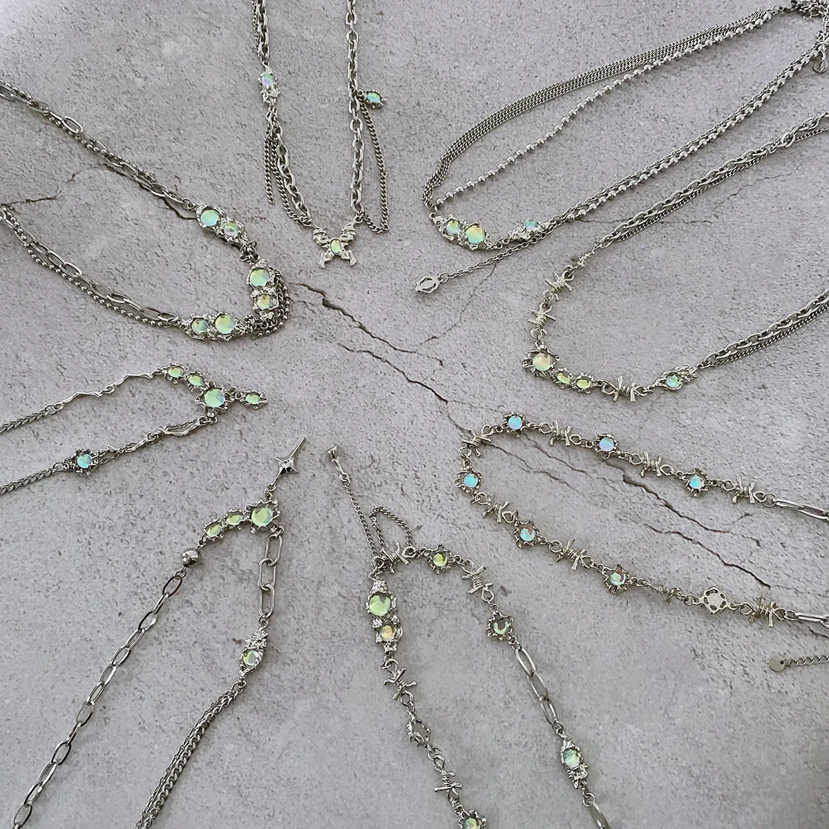 

2022 New Moonstone Thorn Tassel Necklace Feminine Temperament Light Luxury Niche Sweet Cool Wind Collarbone Chain Tide