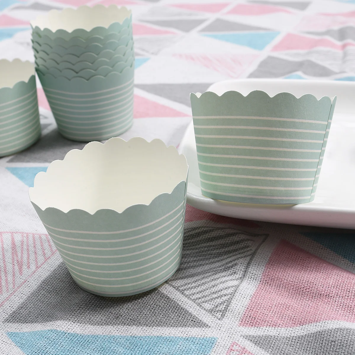 

50PCS Paper Muffin Cups Paper Cupcake Cups Disposable Cake Cup Baking Paper Cup Muffins Baking Cups Muffin Cup