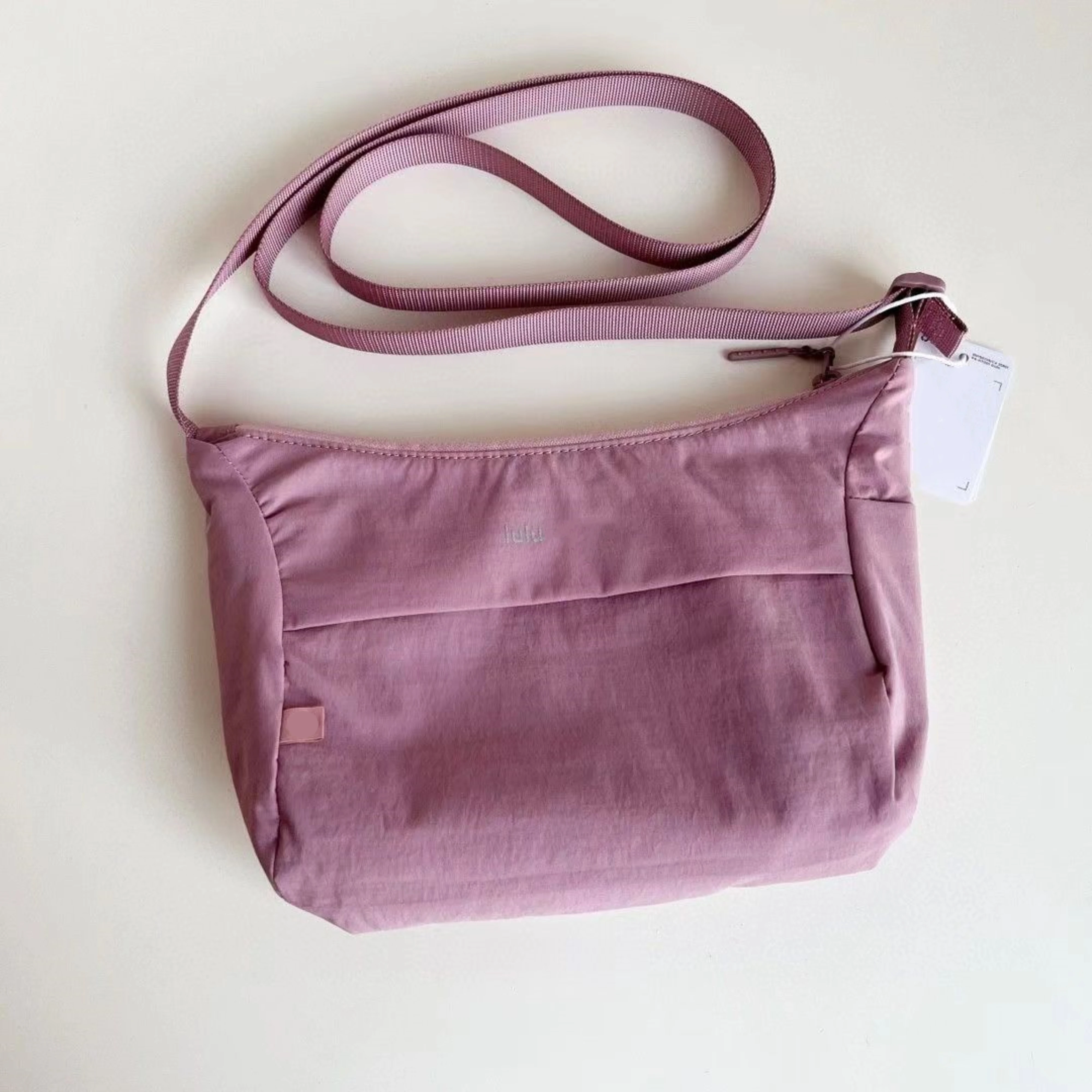 NWT Luluwomen Sling Crossbody Bag Fashion Casual Small Shoulder Bag Daily Commuting Crossbody Bag Waterproof Sports Fitness Bag