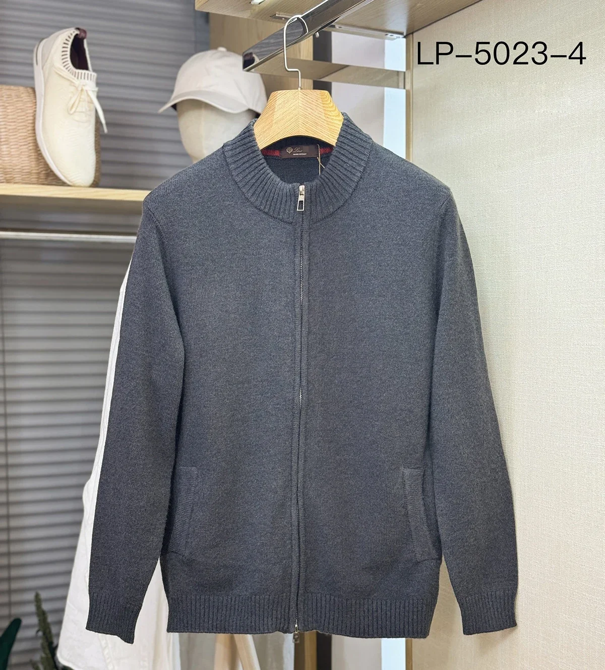 Мужской трикотажный кардиган черный вязаный на осень/зиму