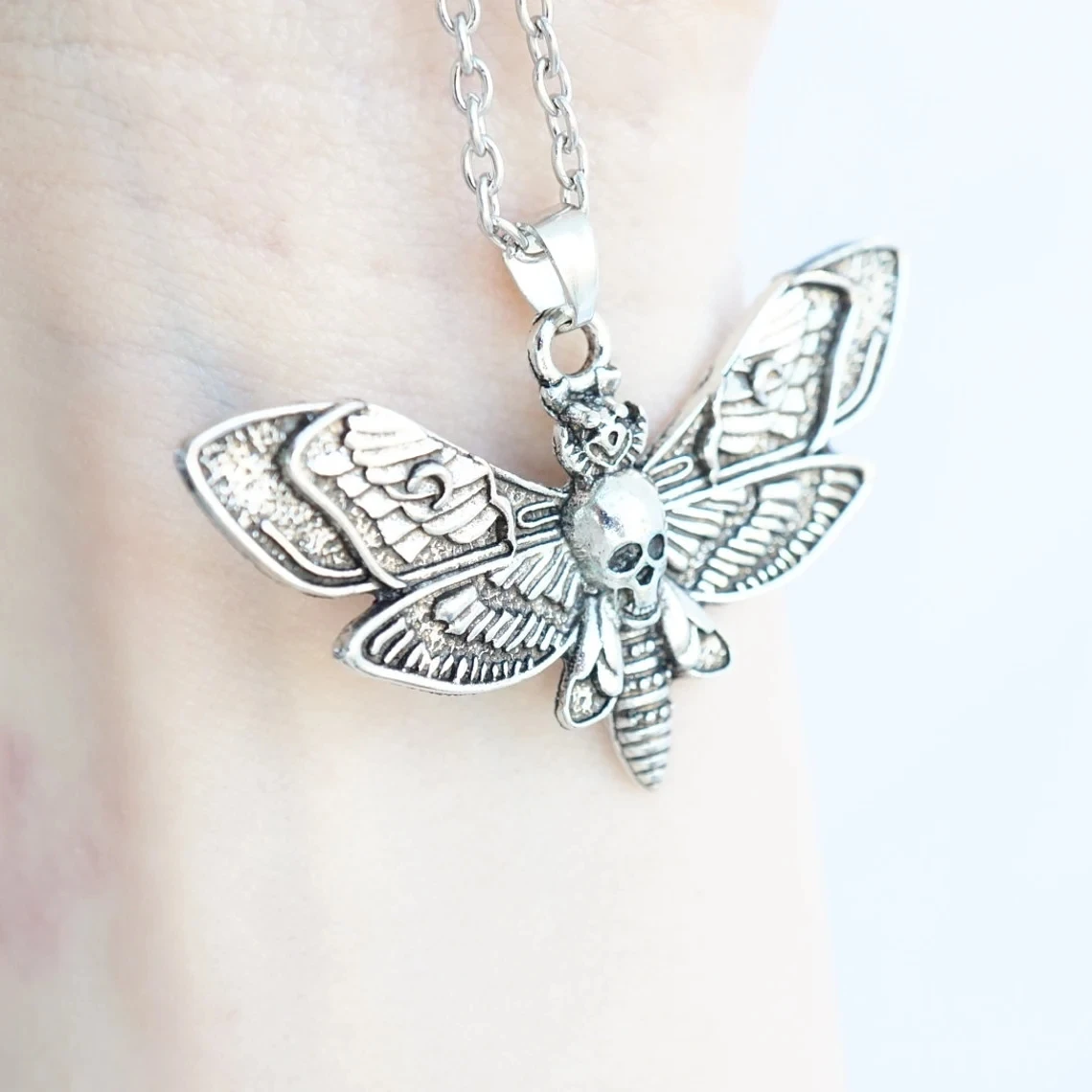 Кулон Death ожерелье &quotМотылек&quot 18 дюймов цепочка с сахарным черепом Готическая