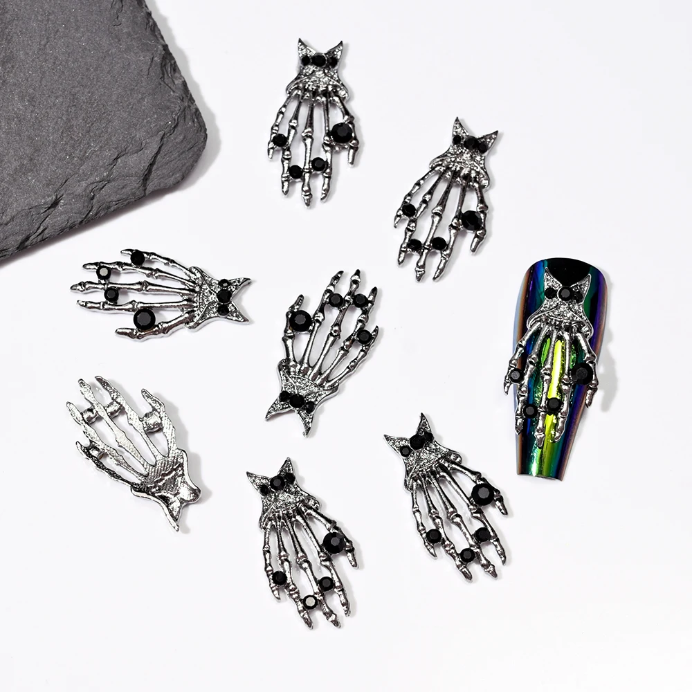 10 SZTUK Gothic Punk Alloy 3D Nail Art Charms Heart Skeleton Cross Spider Design For Halloween Nails Decoration