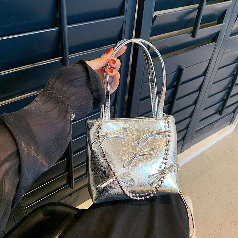 

Индивидуальная трендовая универсальная Серебристая сумочка на цепочке, роскошная брендовая дизайнерская сумка через плечо, модные женские сумки через плечо в стиле ретро с бантом