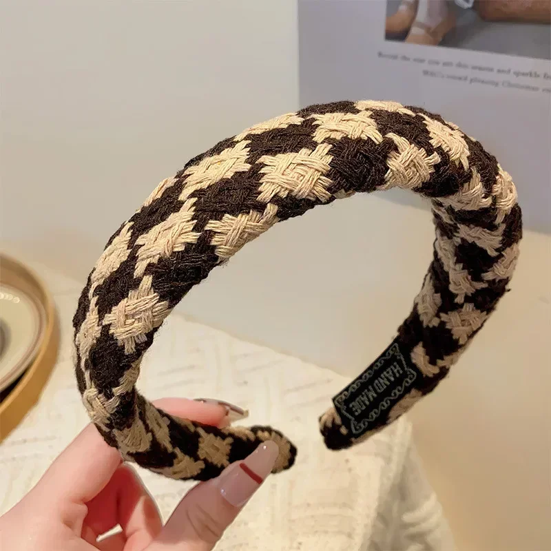 Фото Diadema elástica Vintage marrón para mujer, diadema de esponja a cuadros de borde ancho, accesorios de limpieza Facial №5