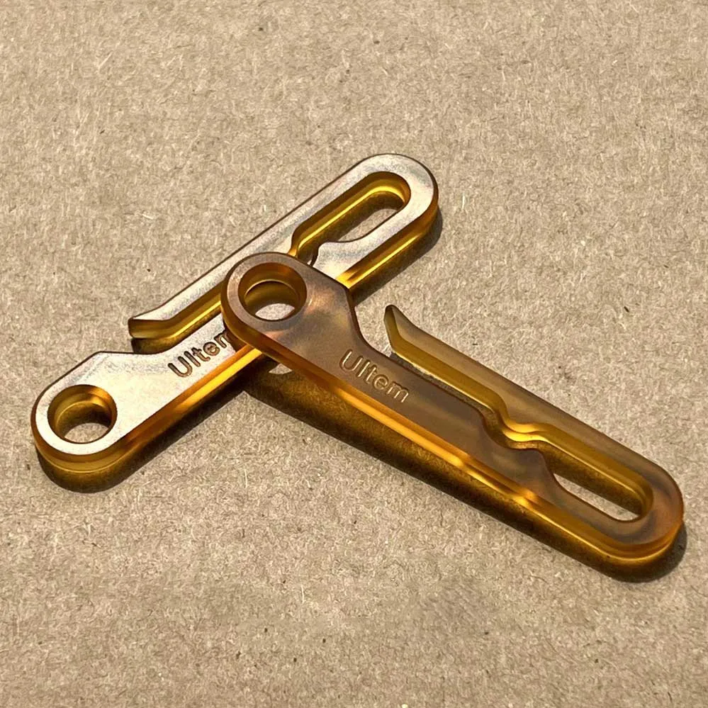 

Брелок для ключей Ultem PEI