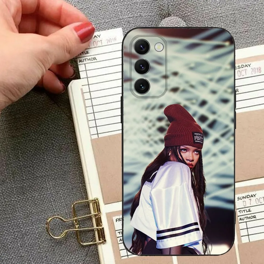 Singer R-RIHANNAS-S Phone Case For Samsung S24 23 22 30 21 10 9 Ultra Plus Lite FE 5G Black Soft